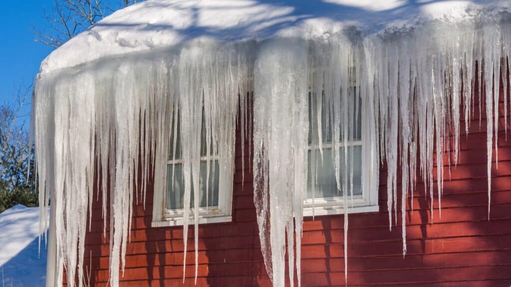 The Impact of Freeze-Thaw Cycles on Roofs