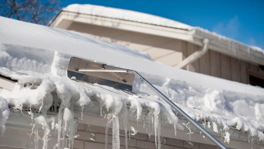 Winter Roof Safety in Michigan